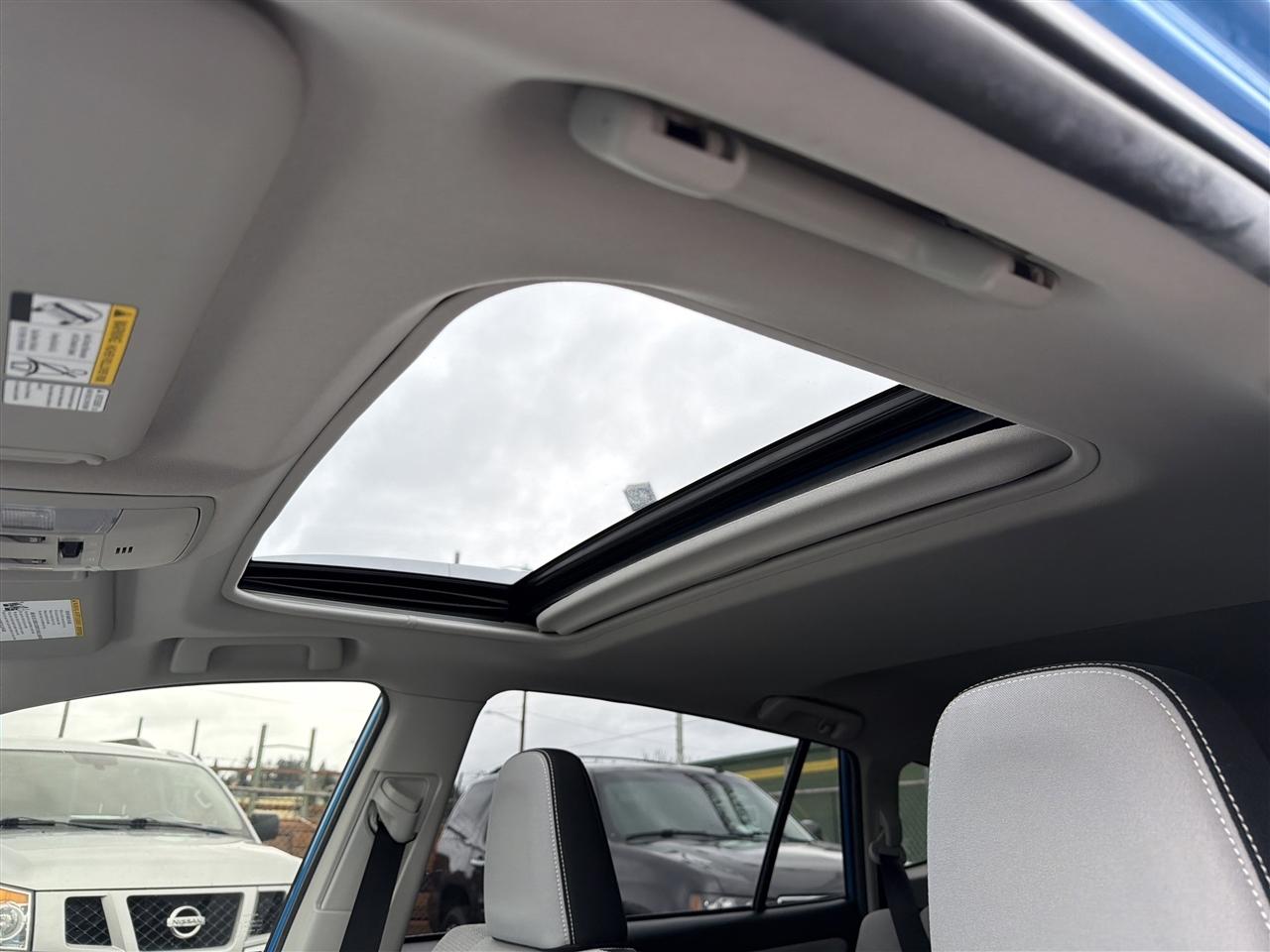 Toyota RAV4 Hybrid XLE 2017