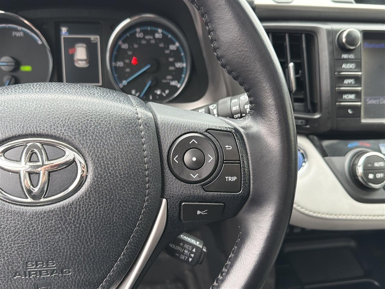 Toyota RAV4 Hybrid XLE 2017