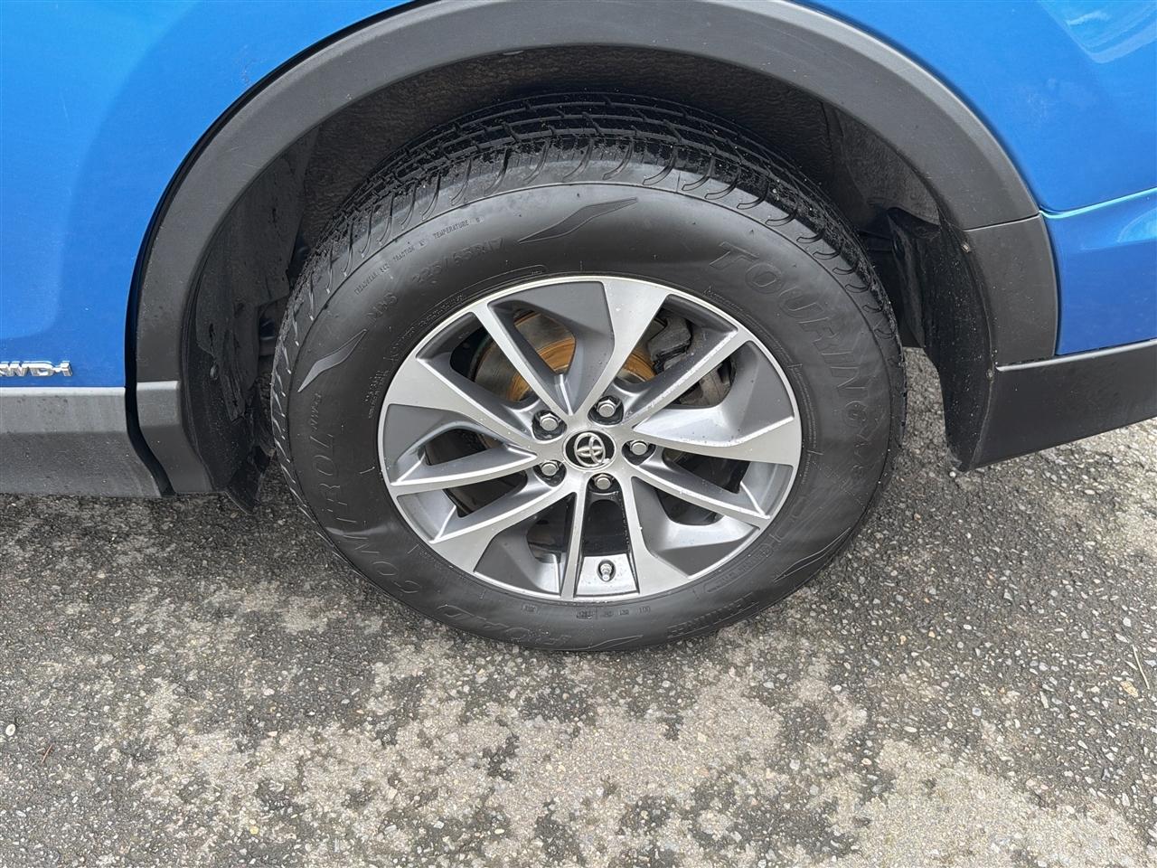 Toyota RAV4 Hybrid XLE 2017