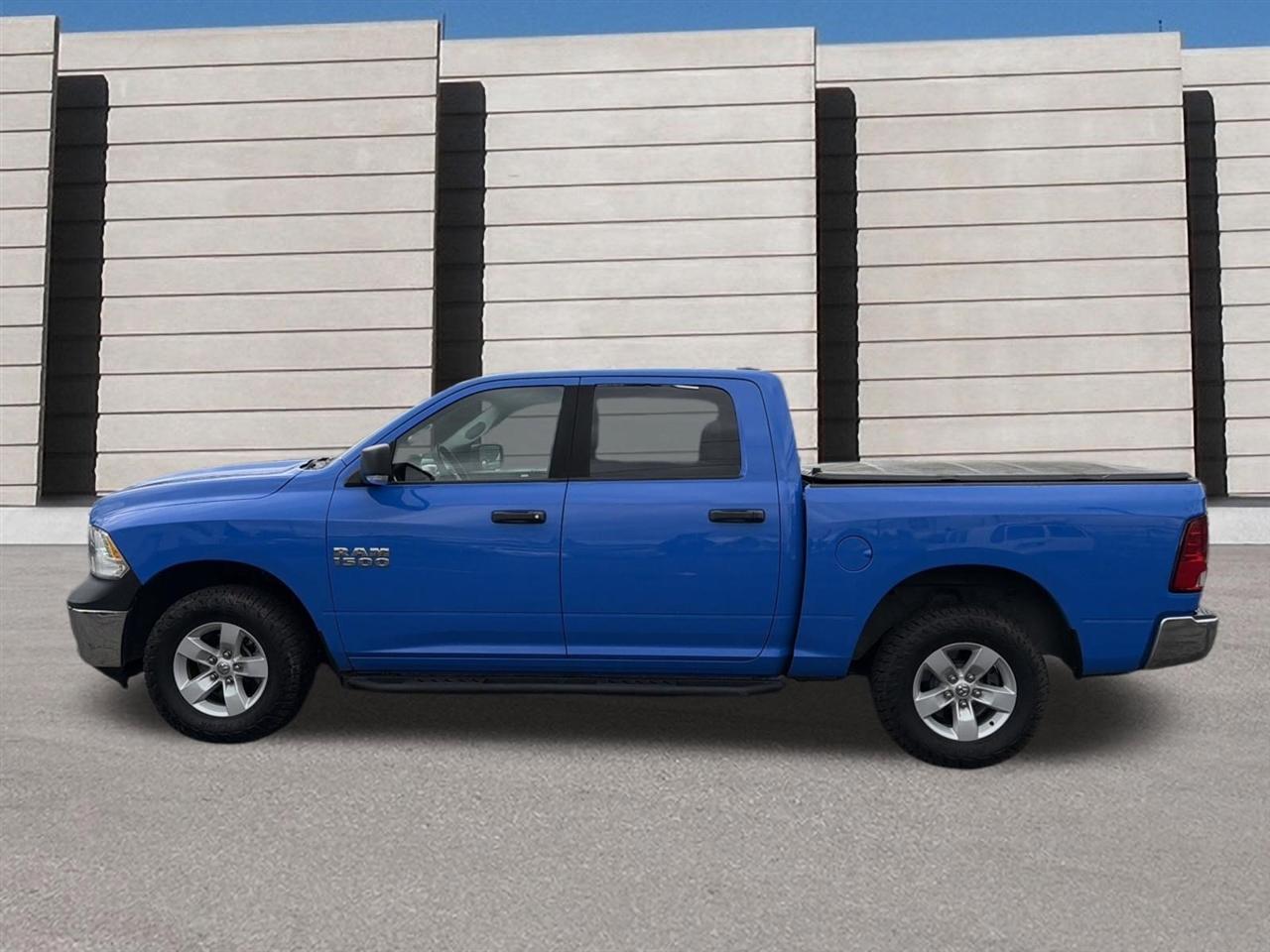 RAM 1500 SLT Crew Cab SWB 4WD 2015