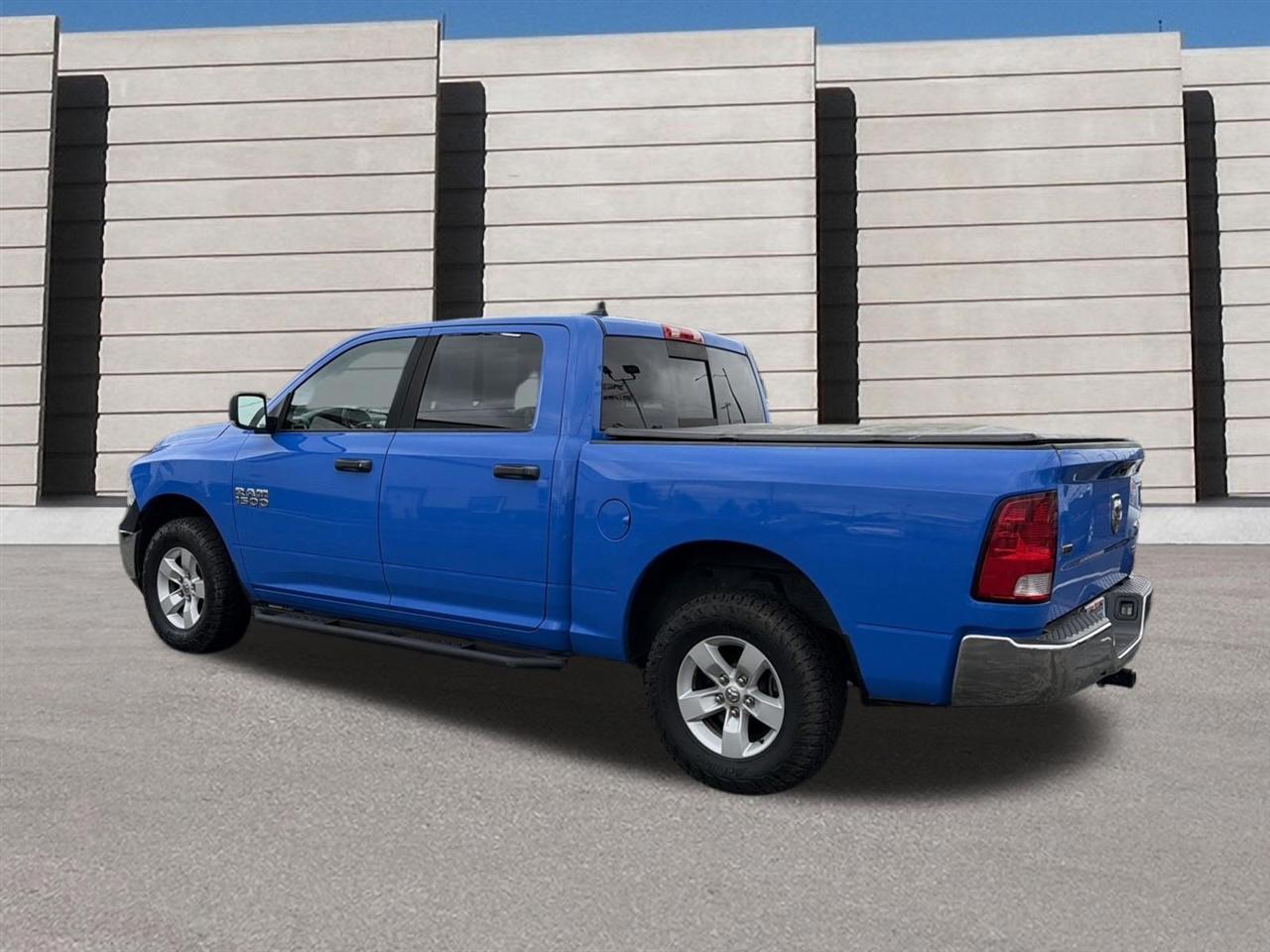 RAM 1500 SLT Crew Cab SWB 4WD 2015