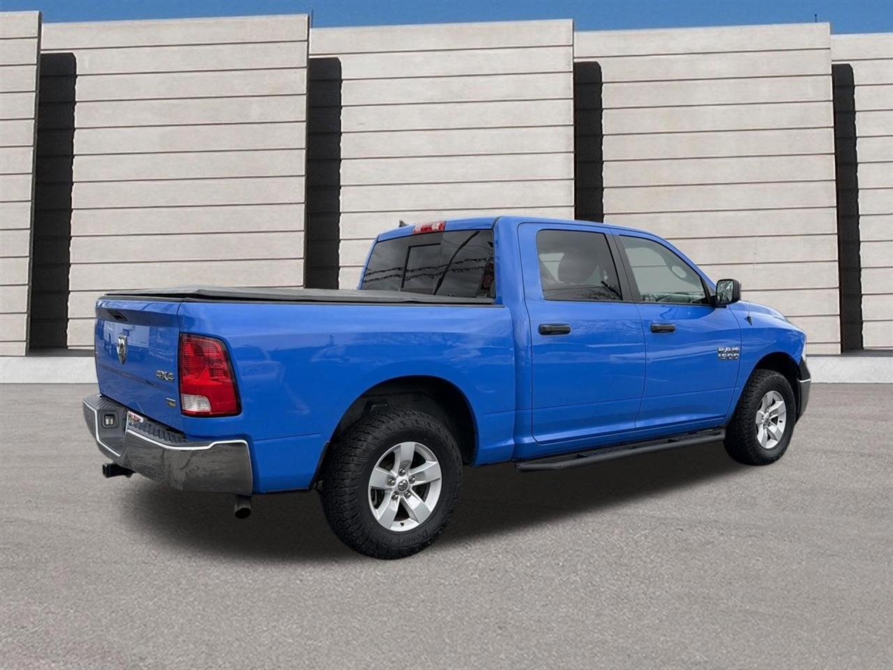 RAM 1500 SLT Crew Cab SWB 4WD 2015