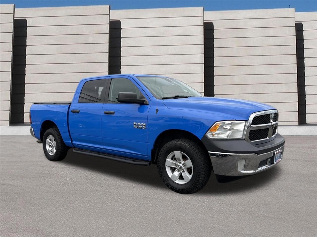 RAM 1500 SLT Crew Cab SWB 4WD 2015