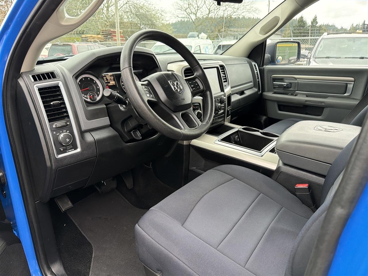 RAM 1500 SLT Crew Cab SWB 4WD 2015