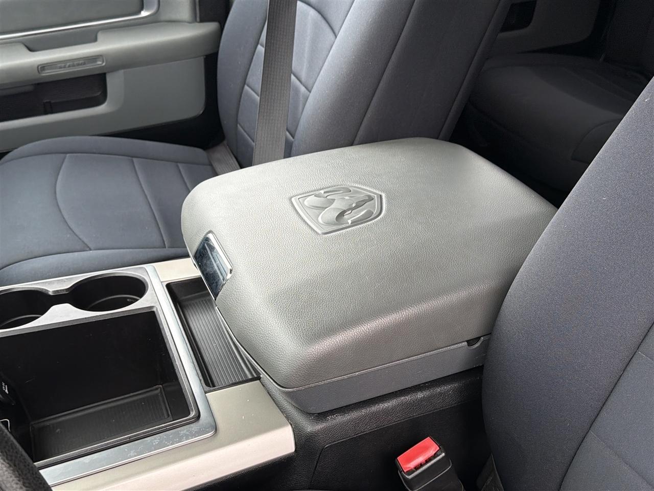 RAM 1500 SLT Crew Cab SWB 4WD 2015