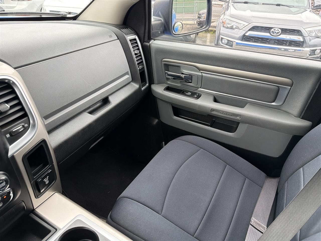 RAM 1500 SLT Crew Cab SWB 4WD 2015