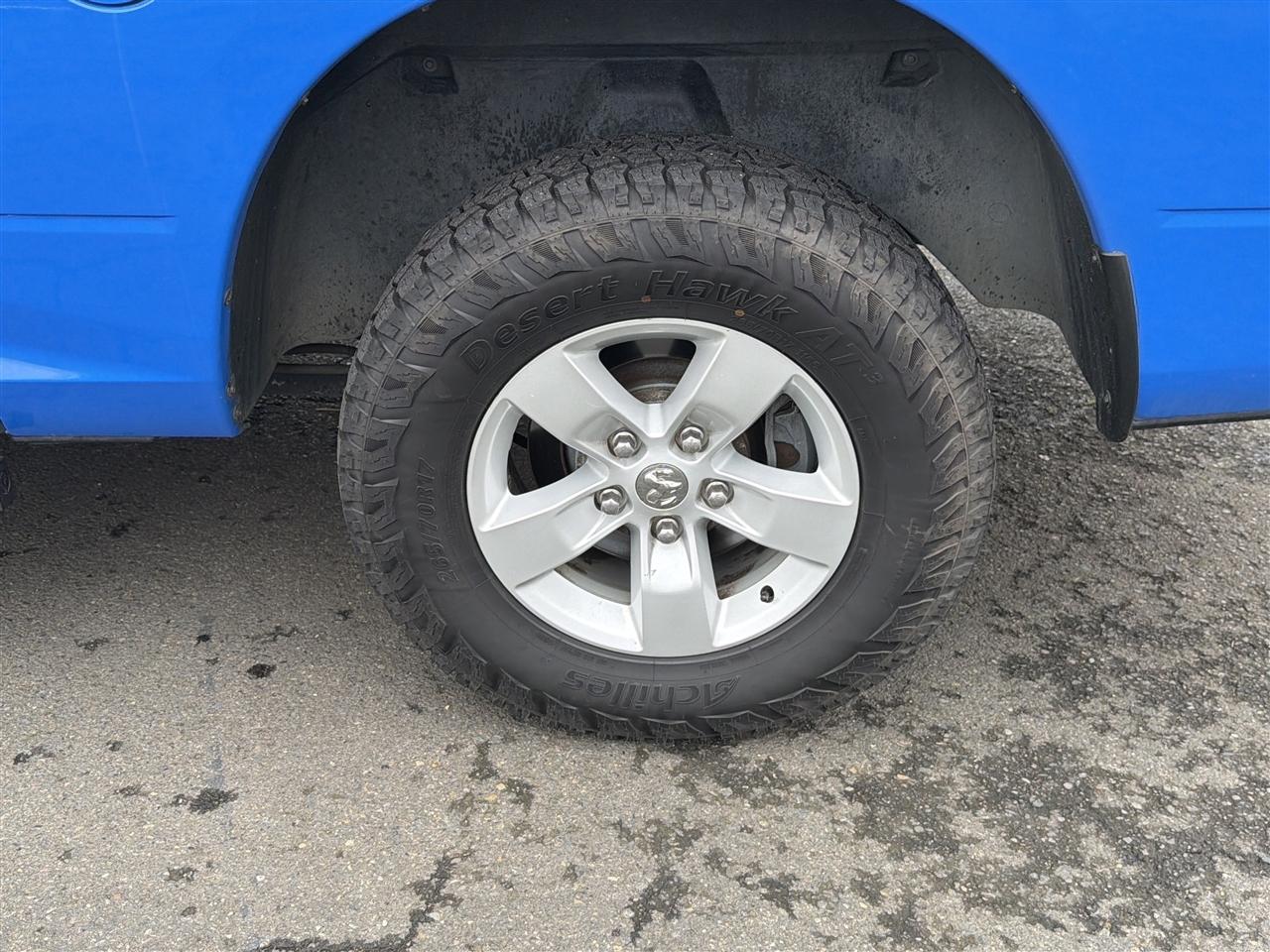 RAM 1500 SLT Crew Cab SWB 4WD 2015