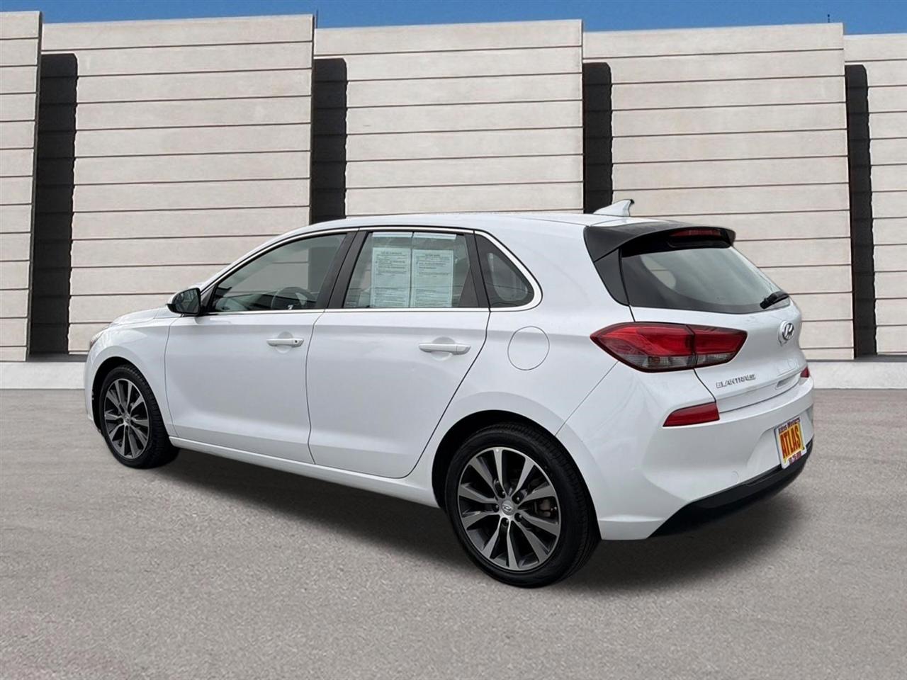 Hyundai Elantra GT Base 6A 2019