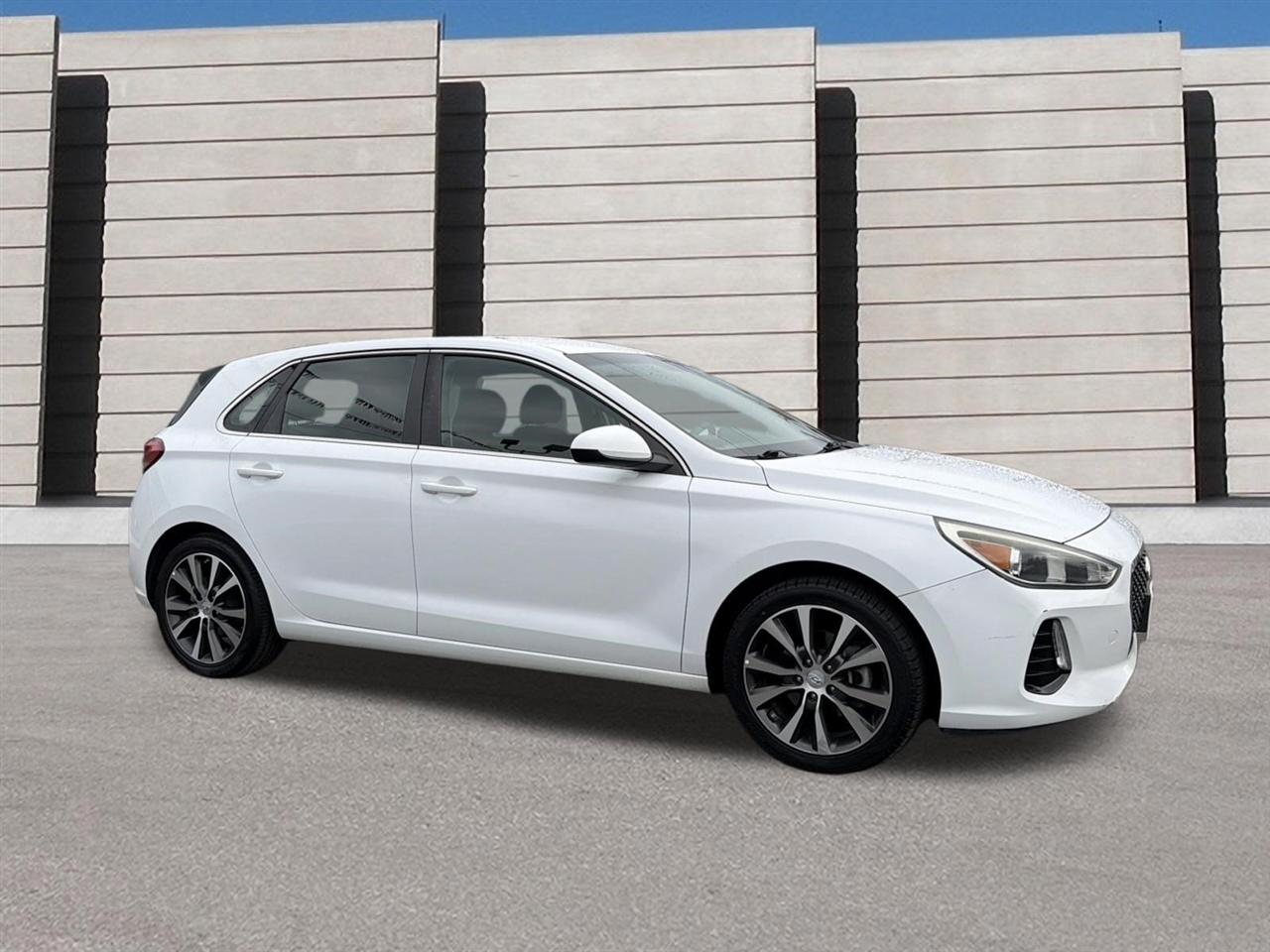 Hyundai Elantra GT Base 6A 2019
