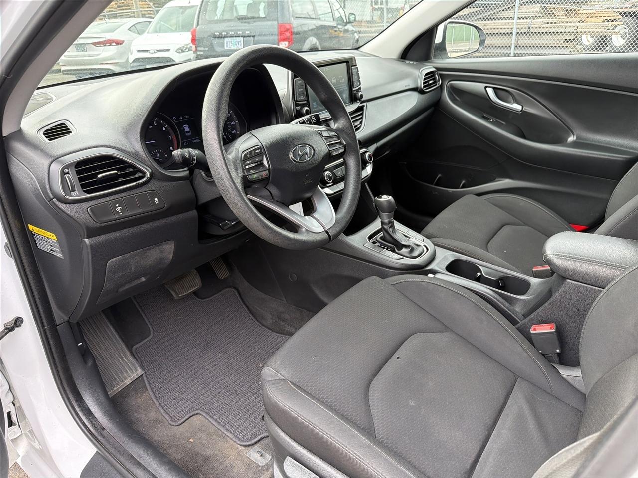 Hyundai Elantra GT Base 6A 2019