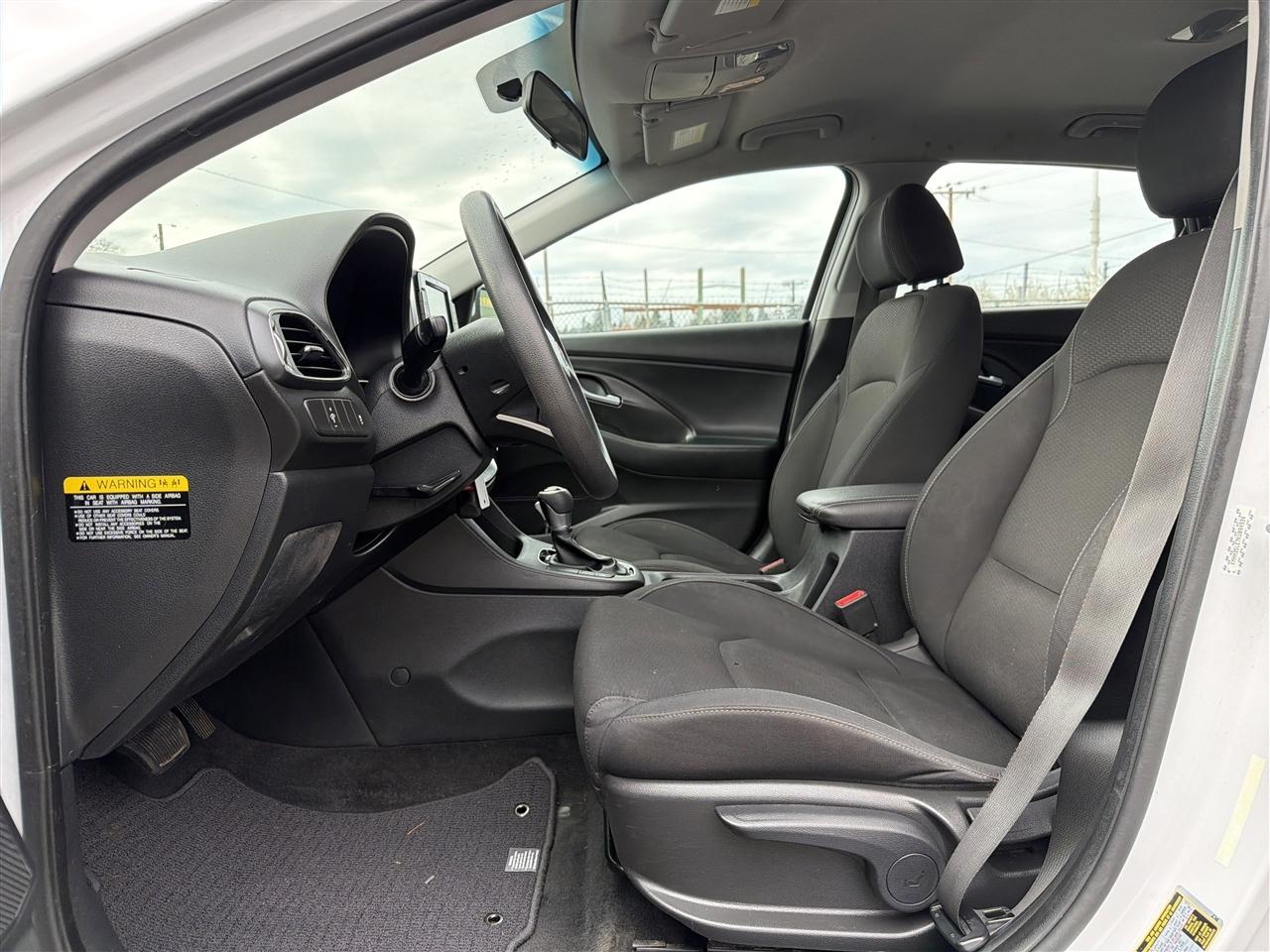 Hyundai Elantra GT Base 6A 2019