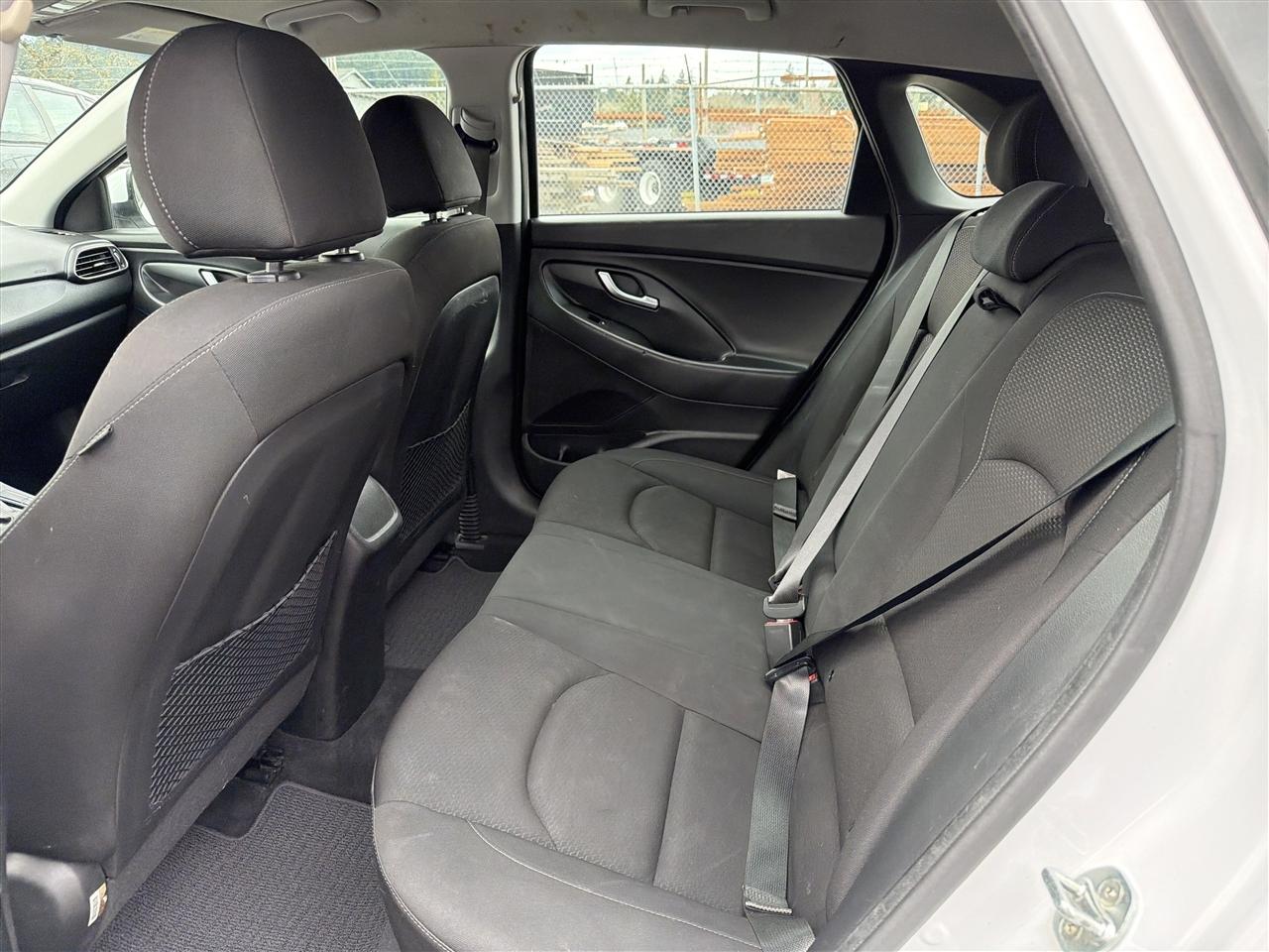 Hyundai Elantra GT Base 6A 2019