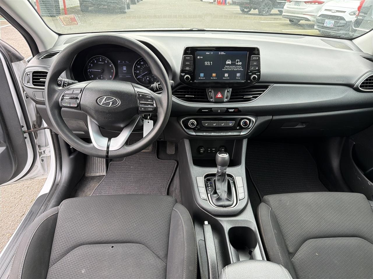Hyundai Elantra GT Base 6A 2019