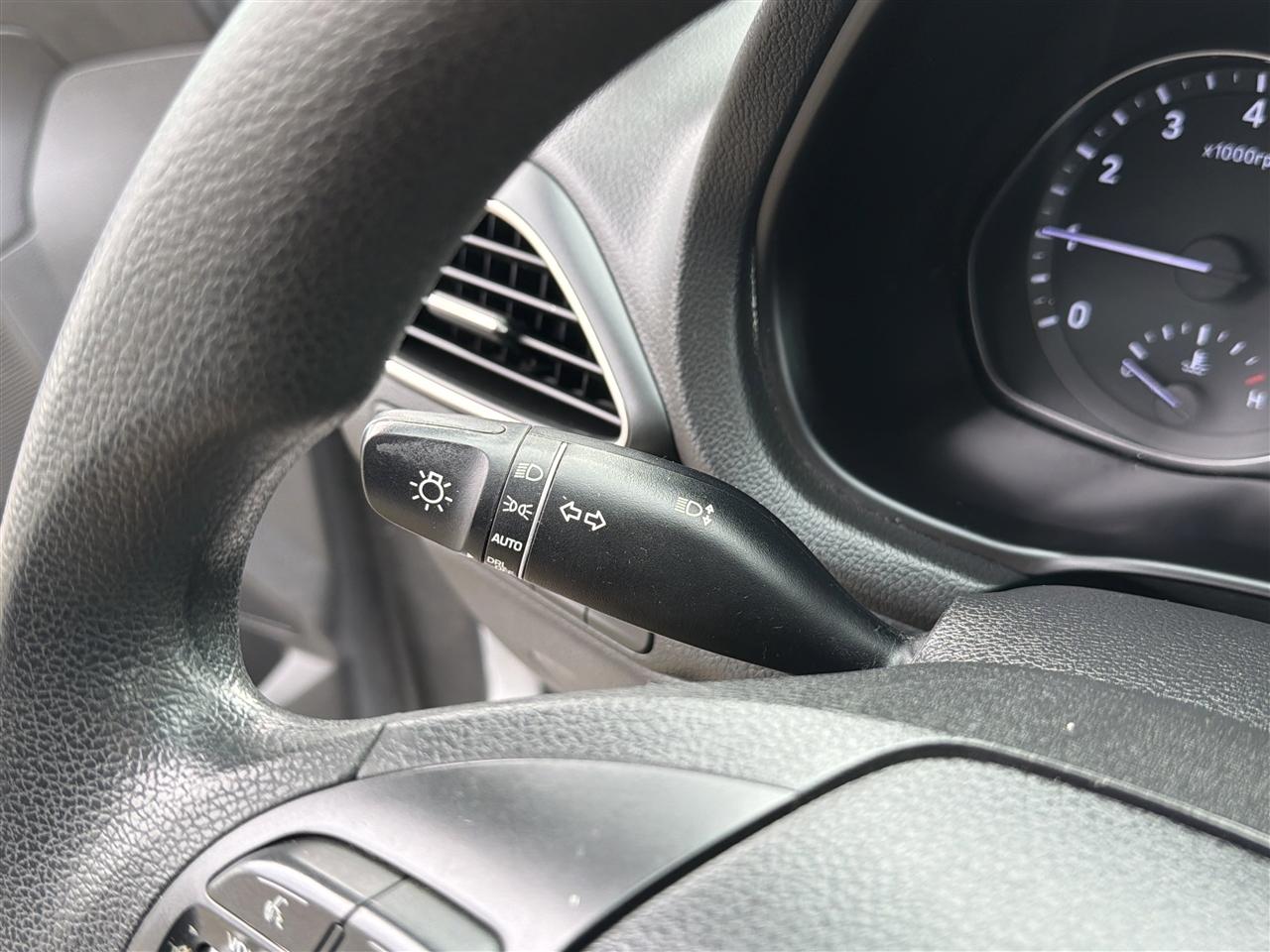 Hyundai Elantra GT Base 6A 2019