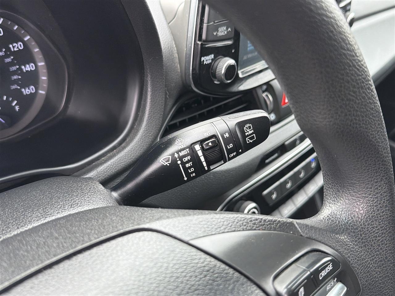 Hyundai Elantra GT Base 6A 2019