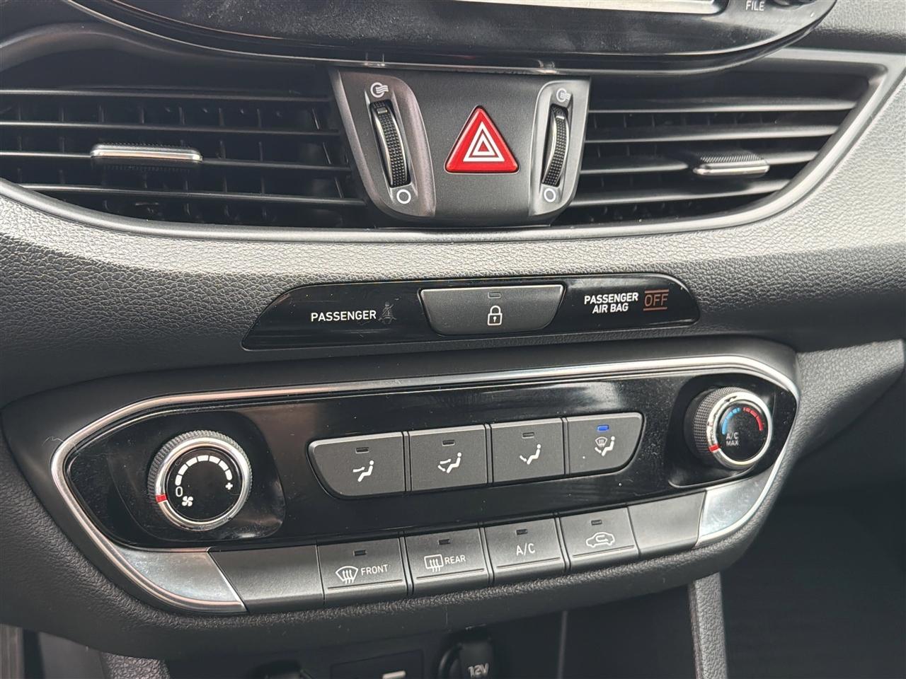 Hyundai Elantra GT Base 6A 2019