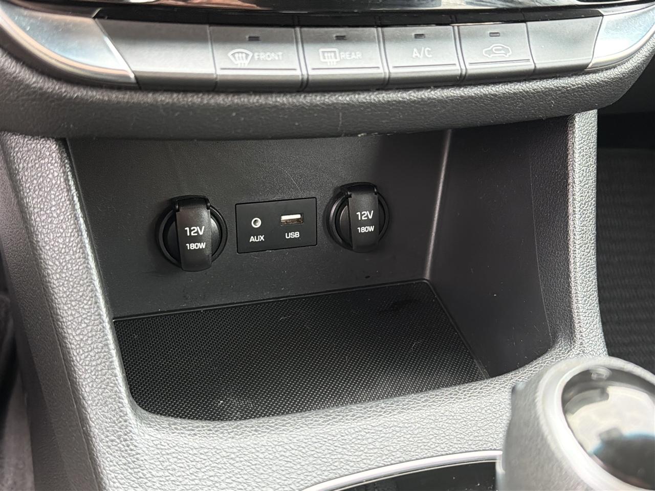 Hyundai Elantra GT Base 6A 2019