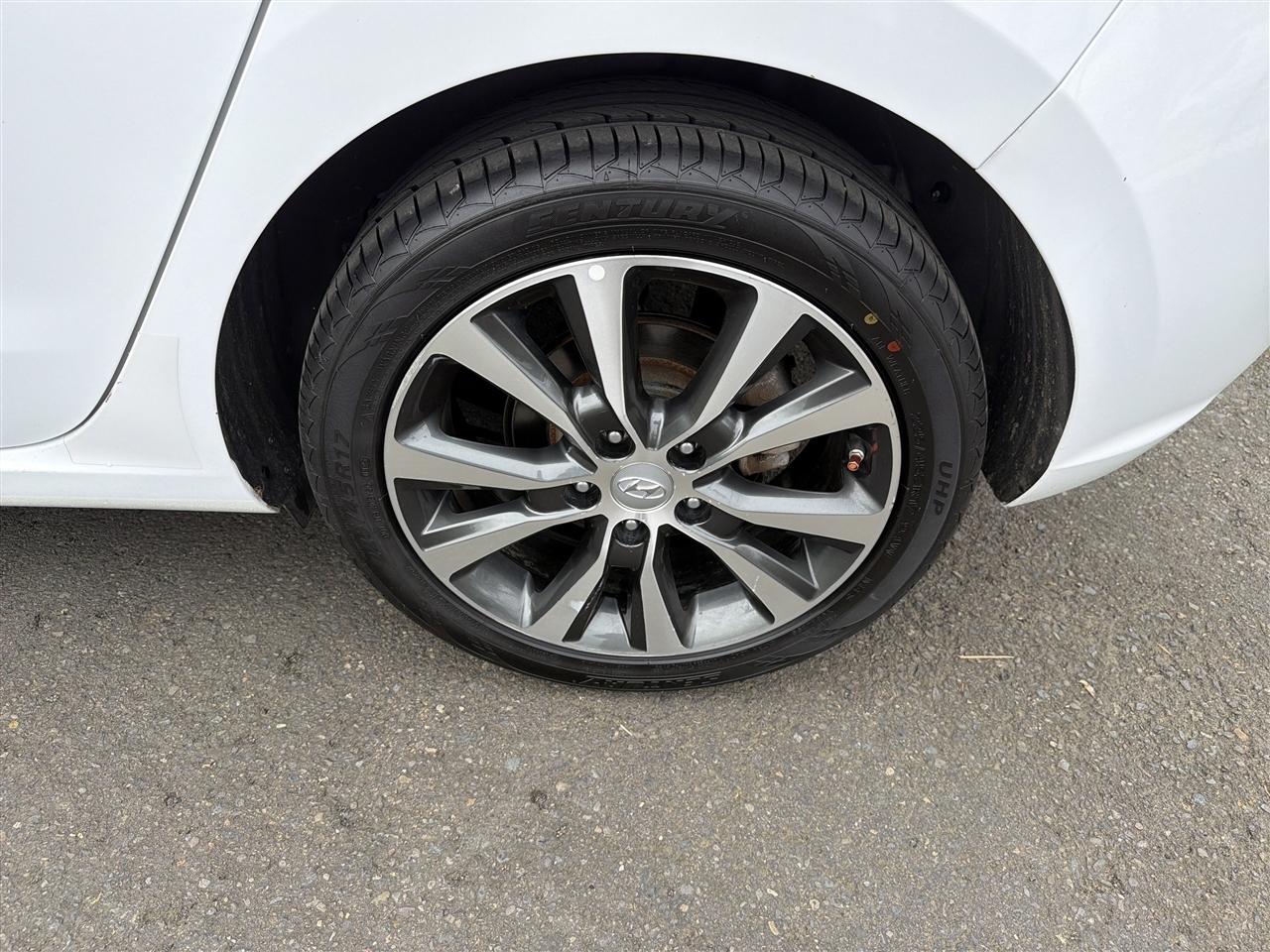 Hyundai Elantra GT Base 6A 2019