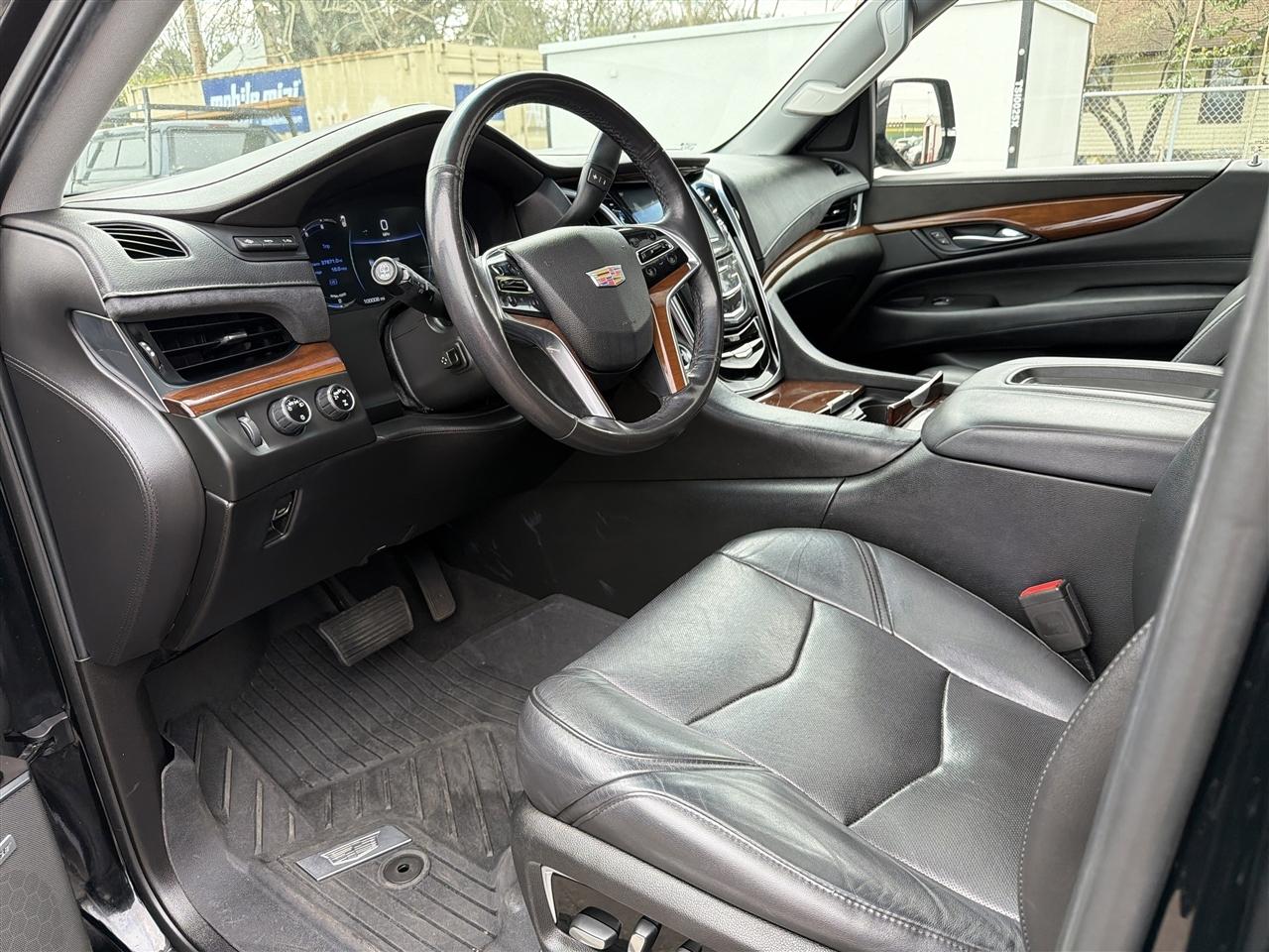 Cadillac Escalade ESV Premium 4WD 2018