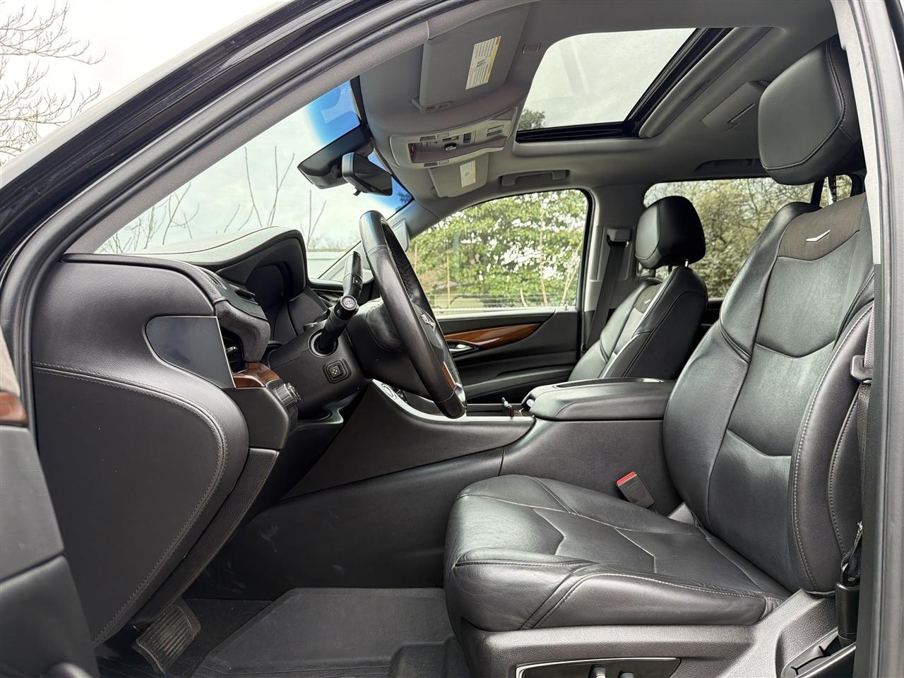 Cadillac Escalade ESV Premium 4WD 2018