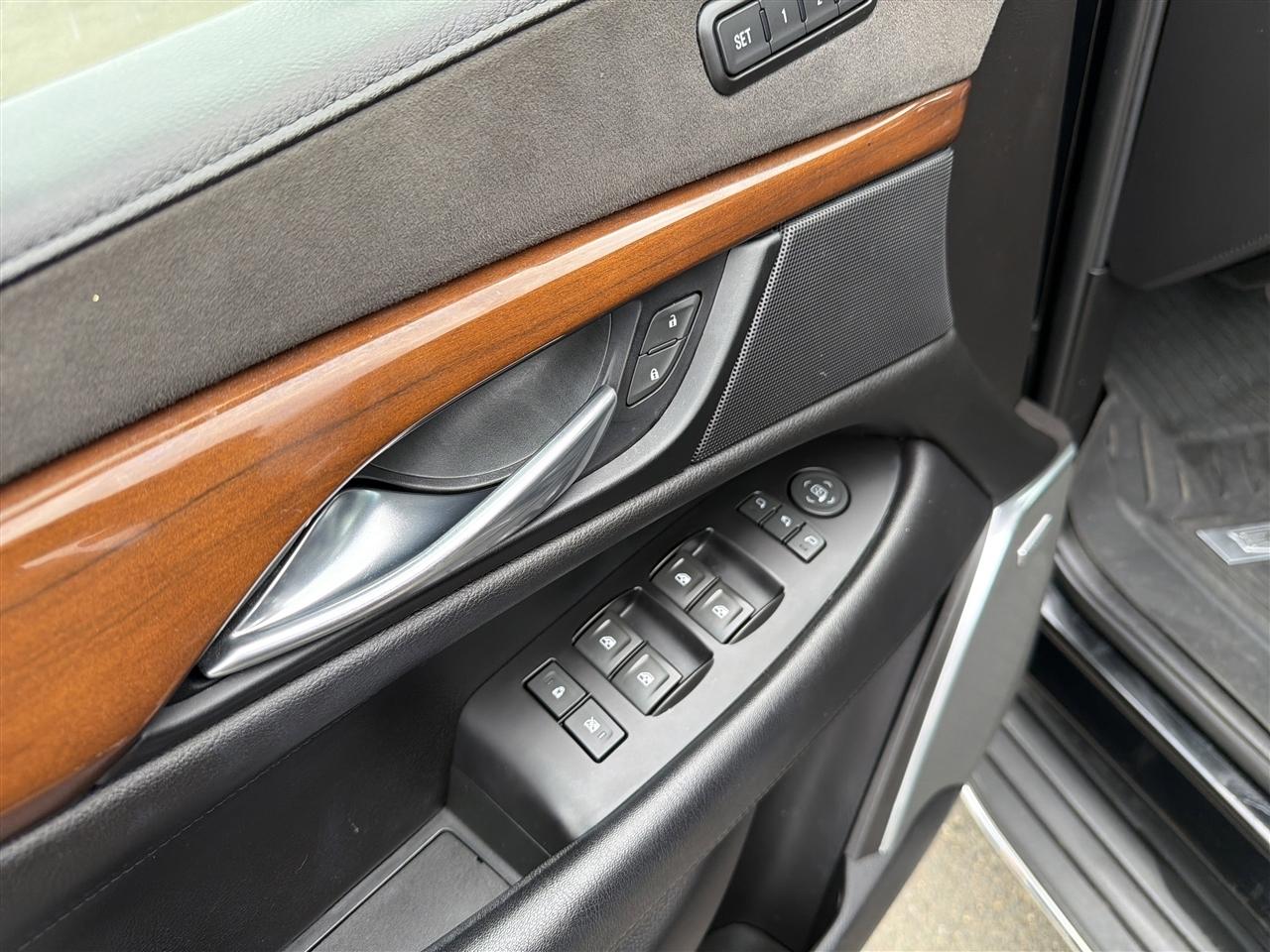 Cadillac Escalade ESV Premium 4WD 2018