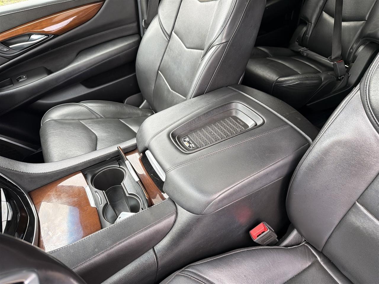 Cadillac Escalade ESV Premium 4WD 2018