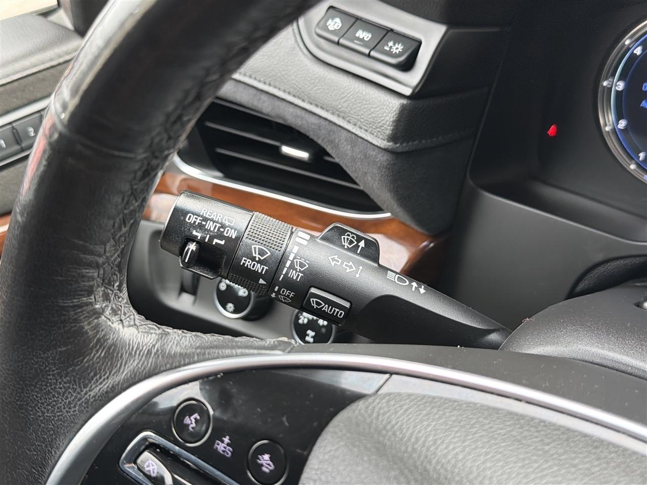 Cadillac Escalade ESV Premium 4WD 2018