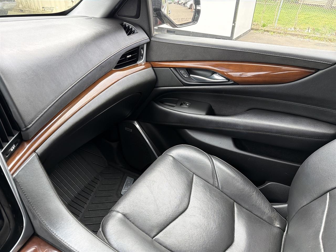 Cadillac Escalade ESV Premium 4WD 2018