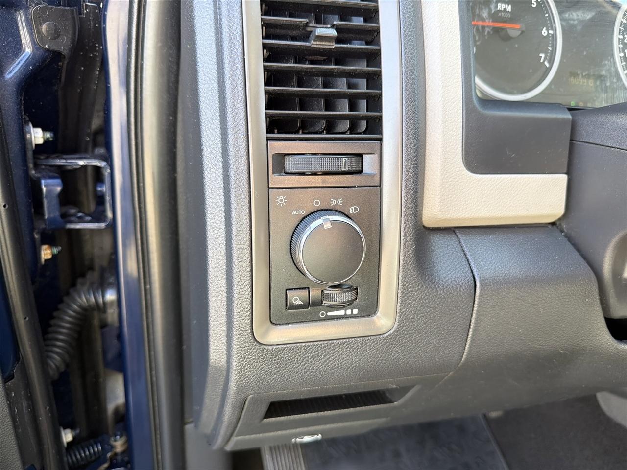 RAM 1500 ST SWB 2WD 2012