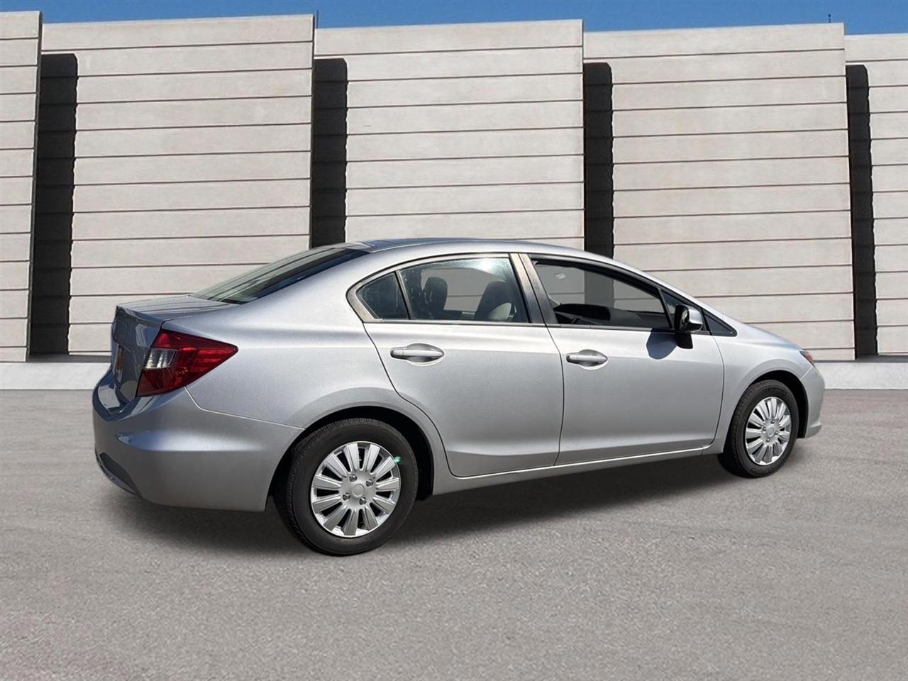 Honda Civic LX Sedan 5-Speed AT 2012