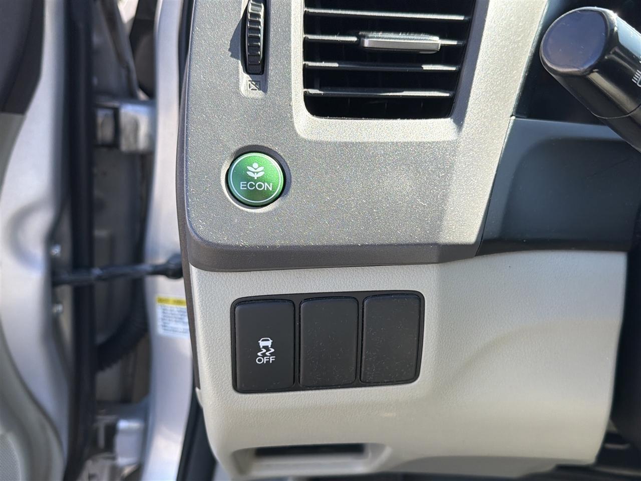 Honda Civic LX Sedan 5-Speed AT 2012