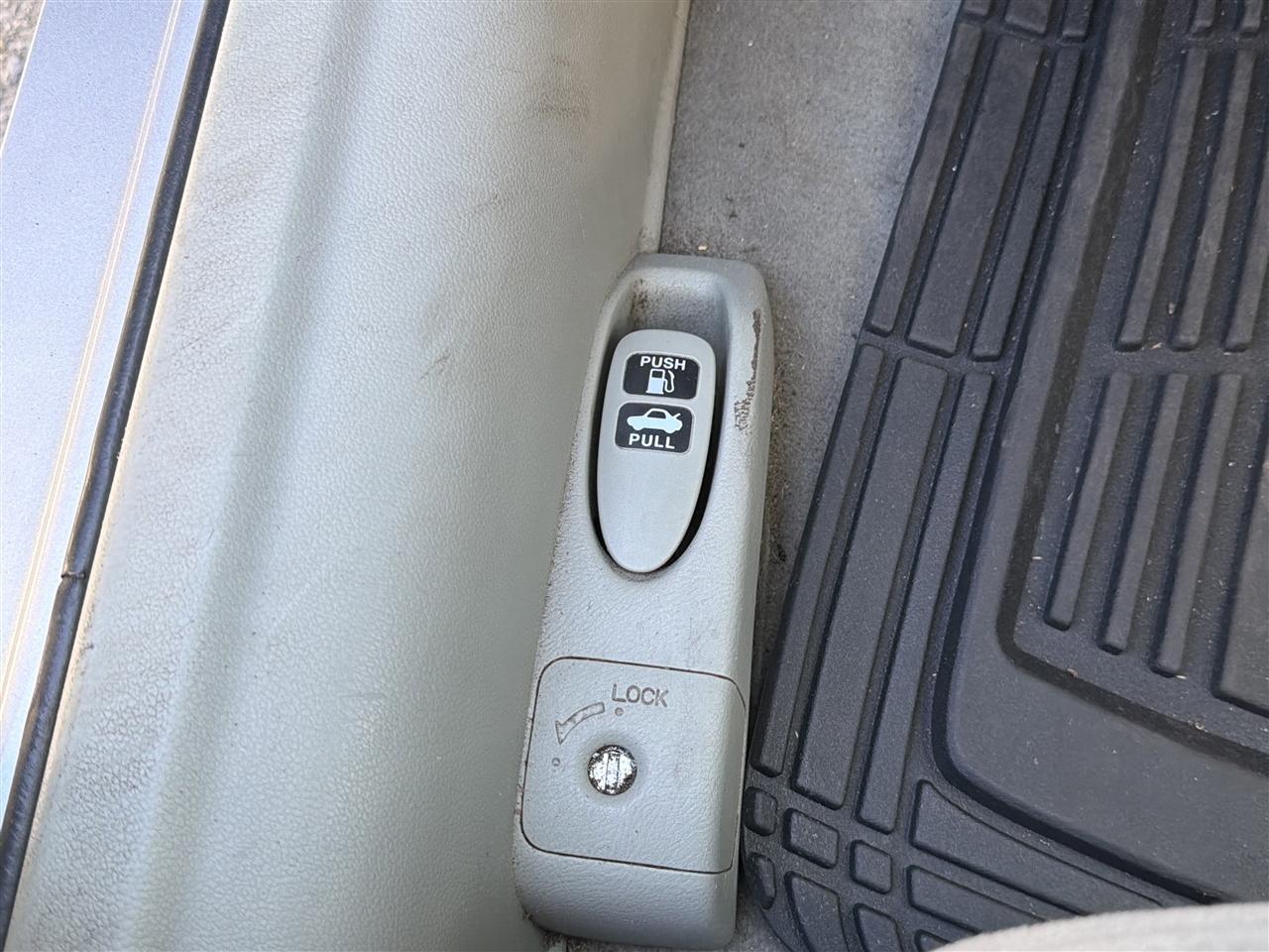 Honda Civic LX Sedan 5-Speed AT 2012