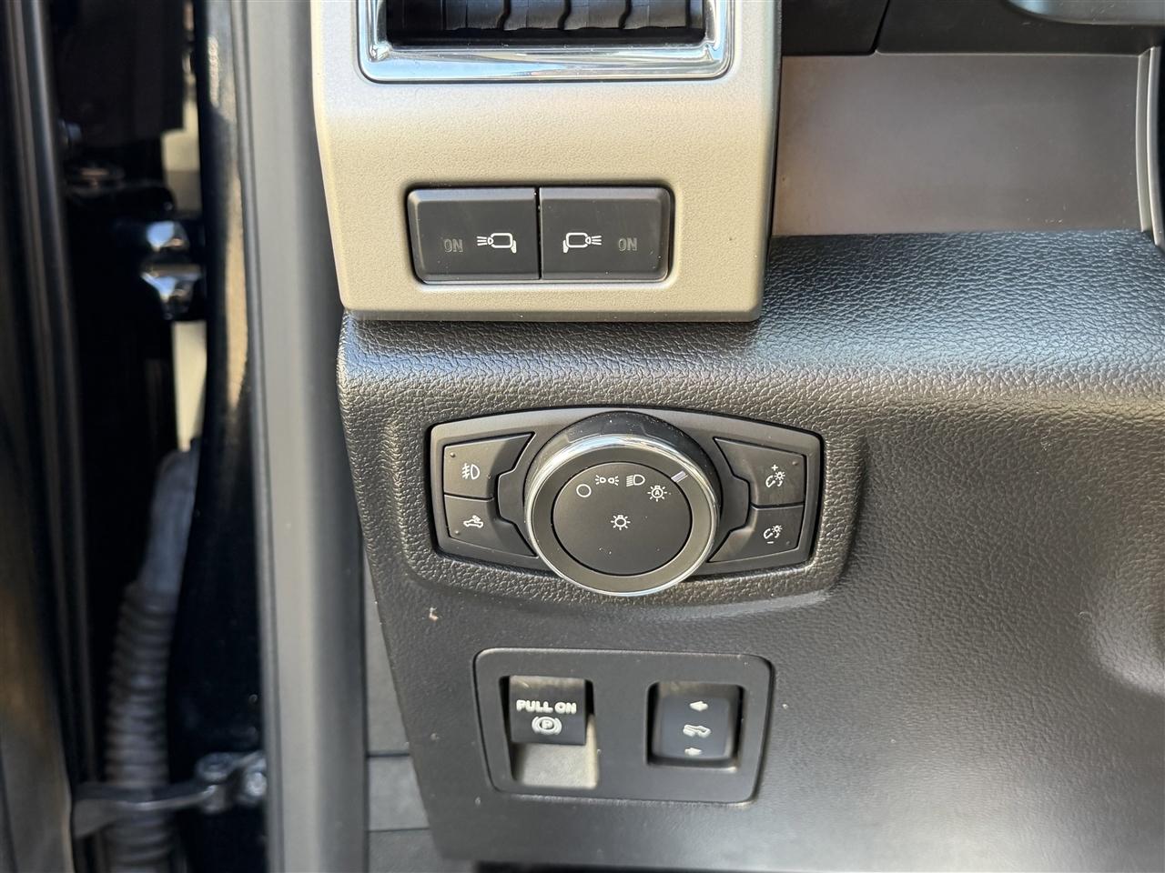 Ford F-150 Lariat SuperCrew 5.5-ft. Bed 4WD 2016