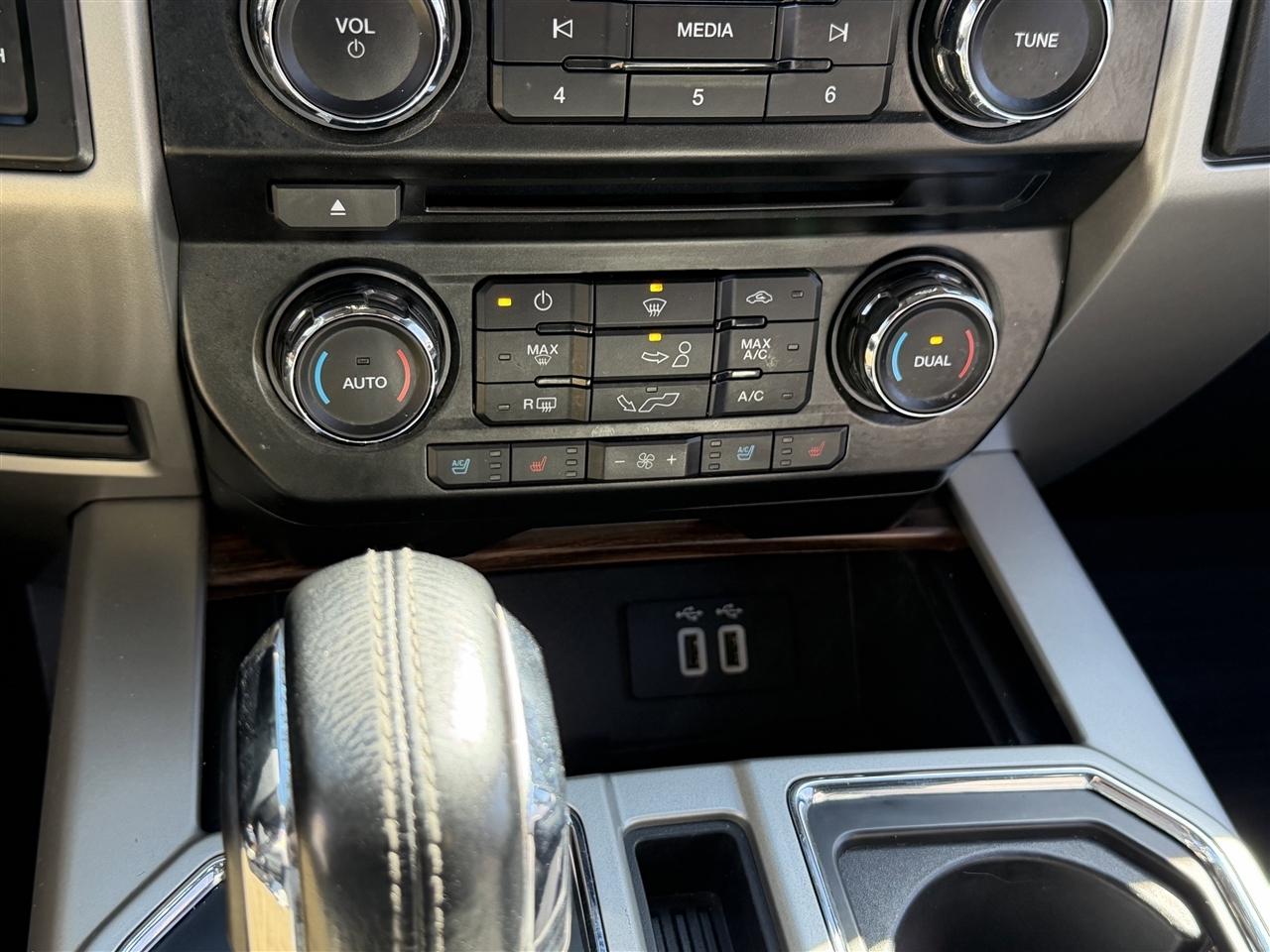 Ford F-150 Lariat SuperCrew 5.5-ft. Bed 4WD 2016