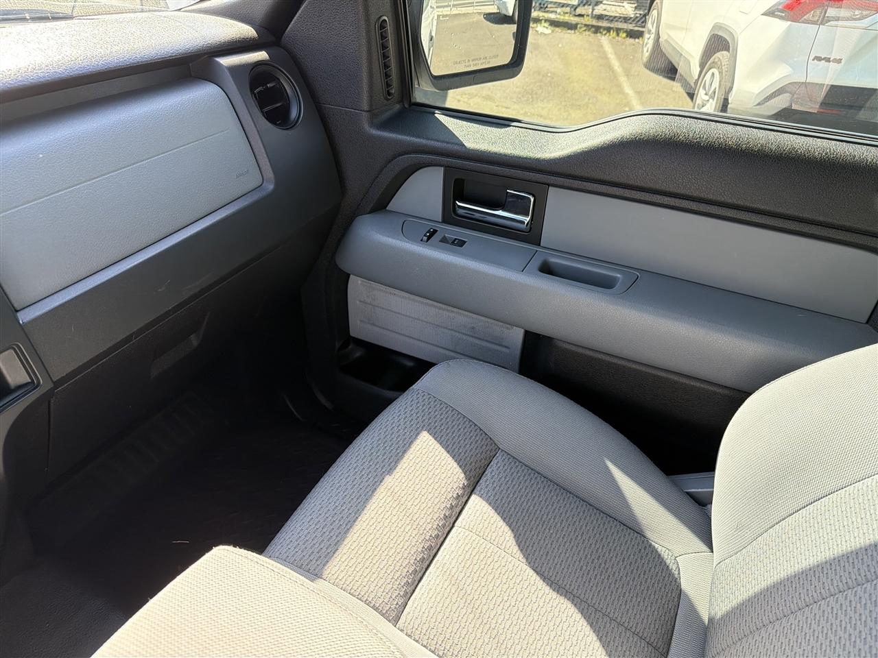 Ford F-150 XL SuperCab 6.5-ft. Bed 4WD 2012