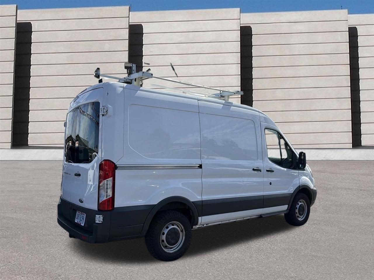 Ford Transit 250 Van Med. Roof w/Sliding Pass. 130-in. WB 2016