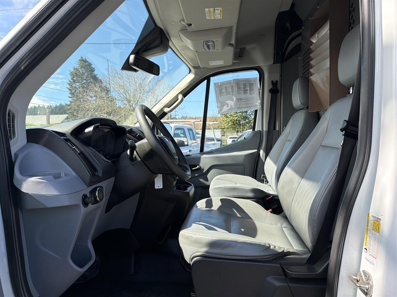 Ford Transit 250 Van Med. Roof w/Sliding Pass. 130-in. WB 2016