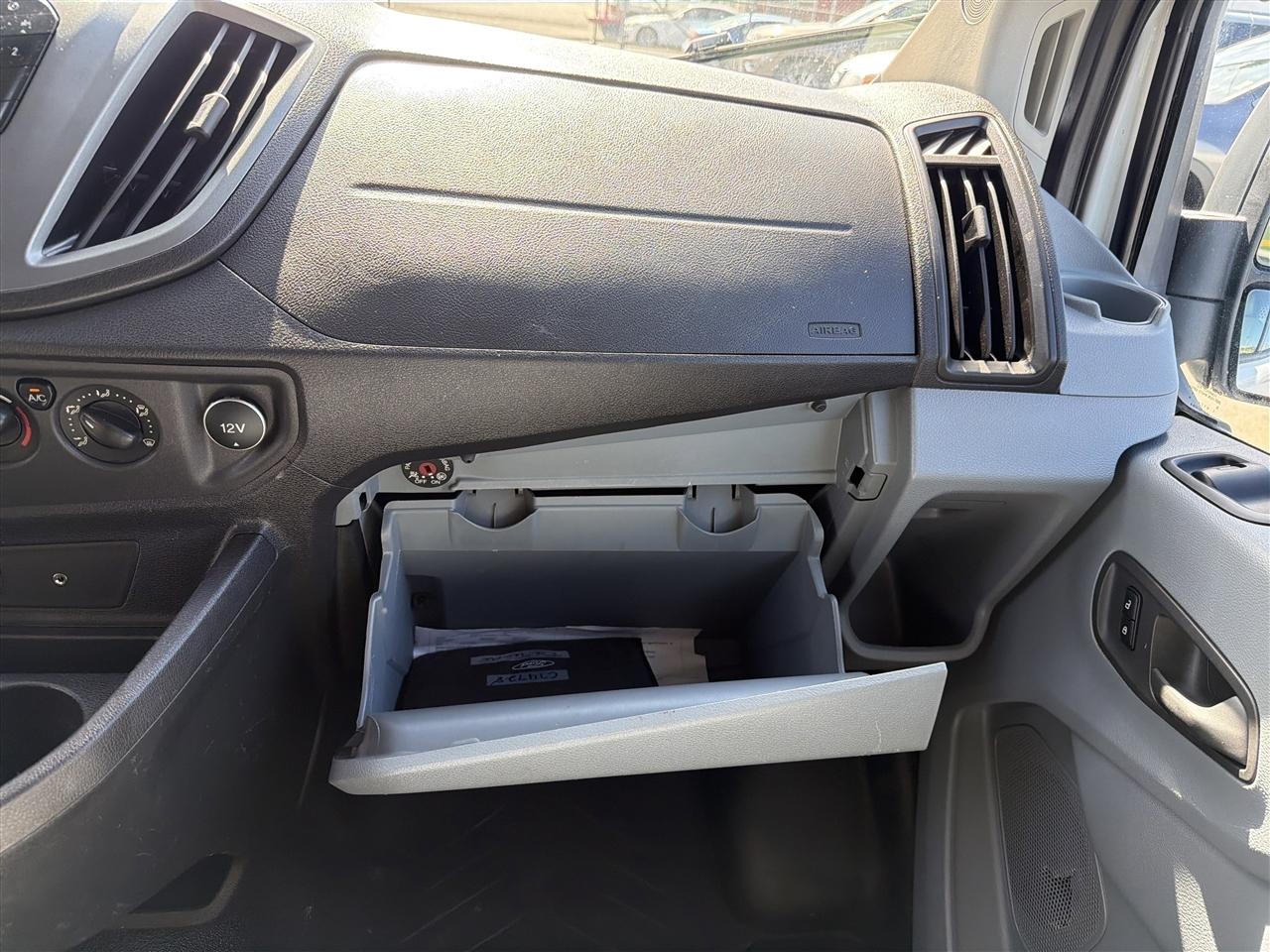 Ford Transit 250 Van Med. Roof w/Sliding Pass. 130-in. WB 2016