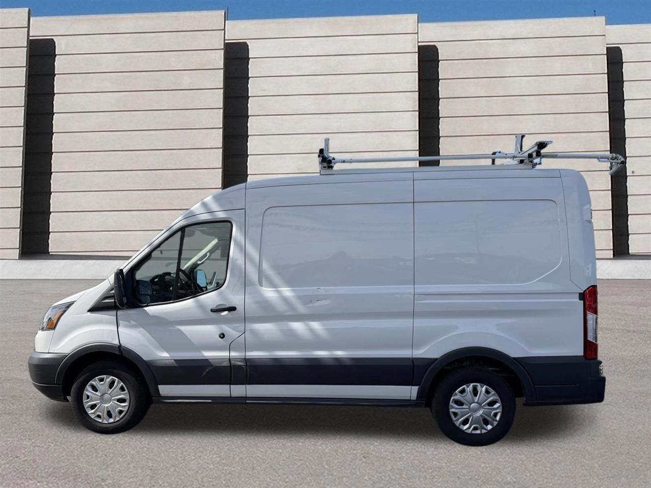 Ford Transit 150 Van Med. Roof w/Sliding Pass. 130-in. WB 2018