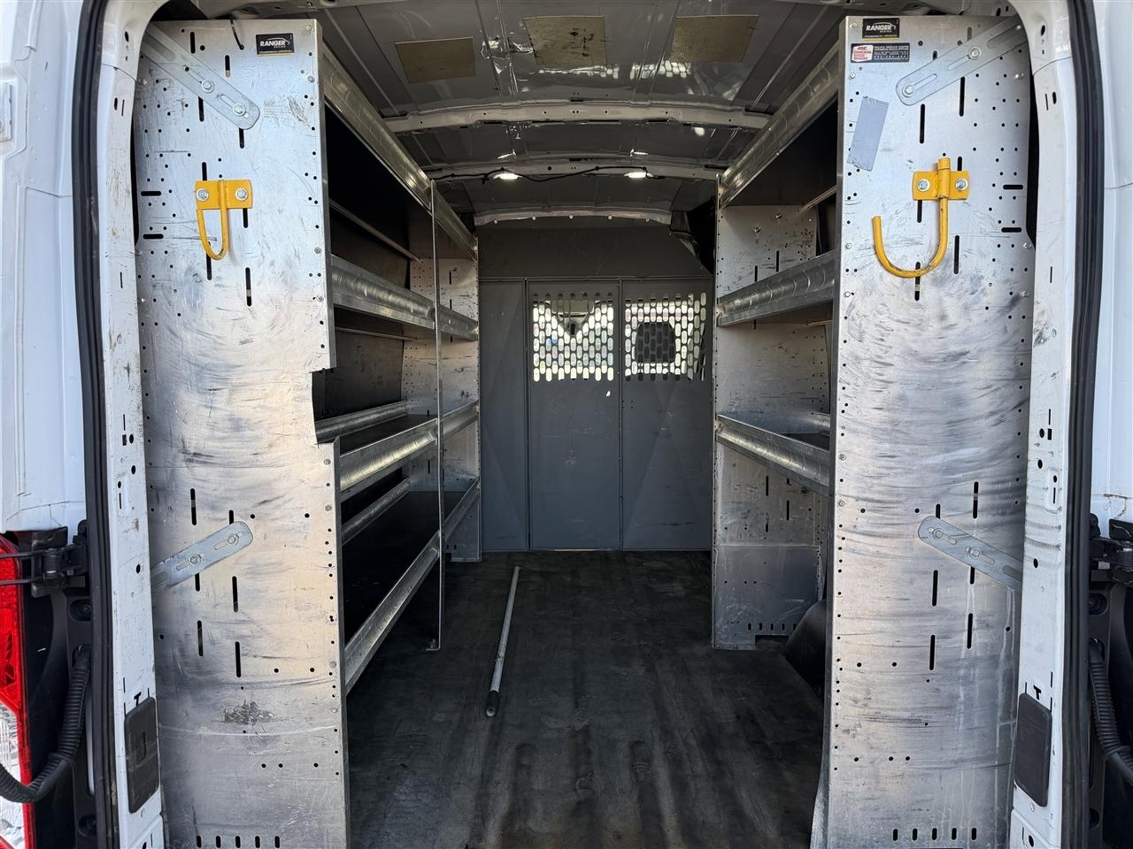 Ford Transit 150 Van Med. Roof w/Sliding Pass. 130-in. WB 2018