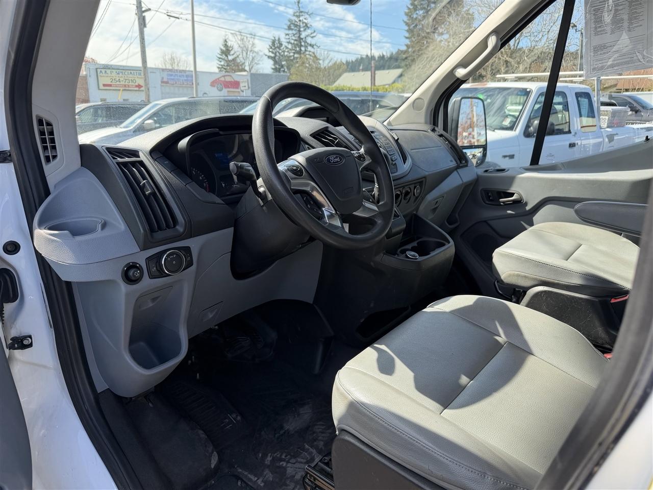Ford Transit 150 Van Med. Roof w/Sliding Pass. 130-in. WB 2018