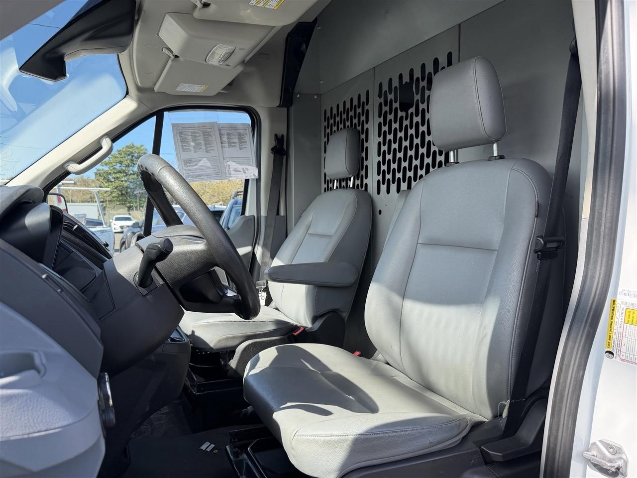 Ford Transit 150 Van Med. Roof w/Sliding Pass. 130-in. WB 2018