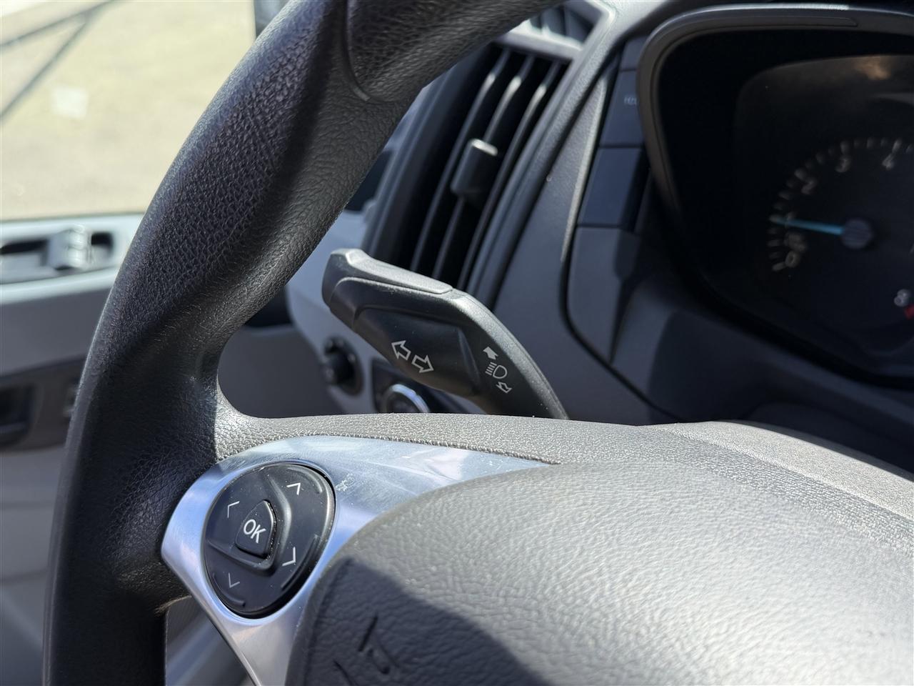 Ford Transit 150 Van Med. Roof w/Sliding Pass. 130-in. WB 2018