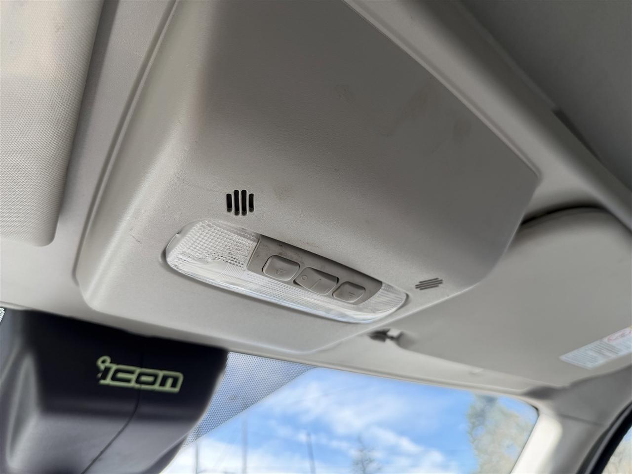 Ford Transit 150 Van Med. Roof w/Sliding Pass. 130-in. WB 2018