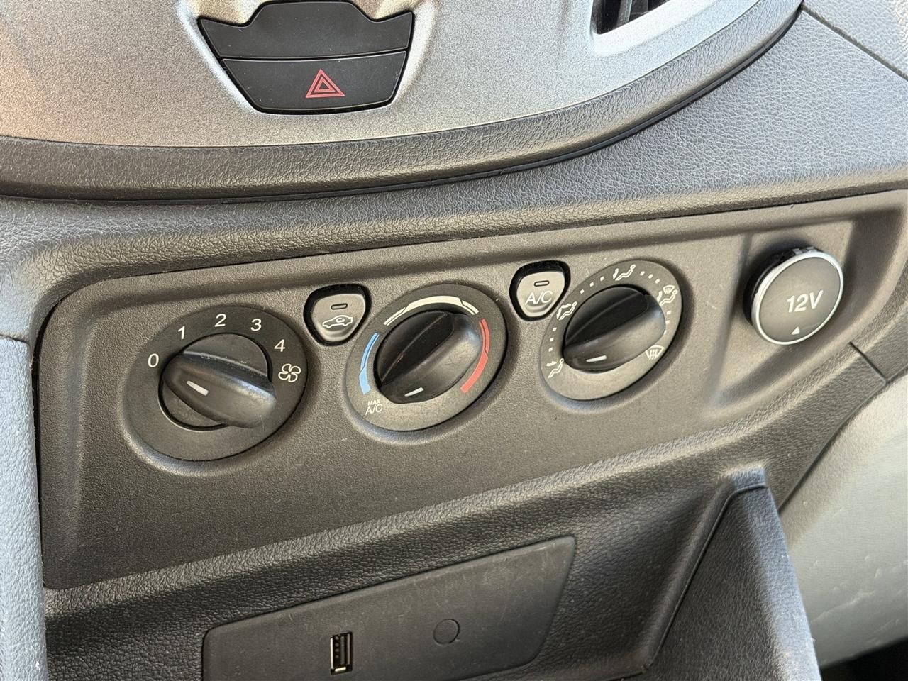 Ford Transit 150 Van Med. Roof w/Sliding Pass. 130-in. WB 2018