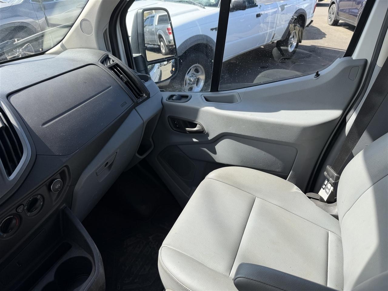 Ford Transit 150 Van Med. Roof w/Sliding Pass. 130-in. WB 2018