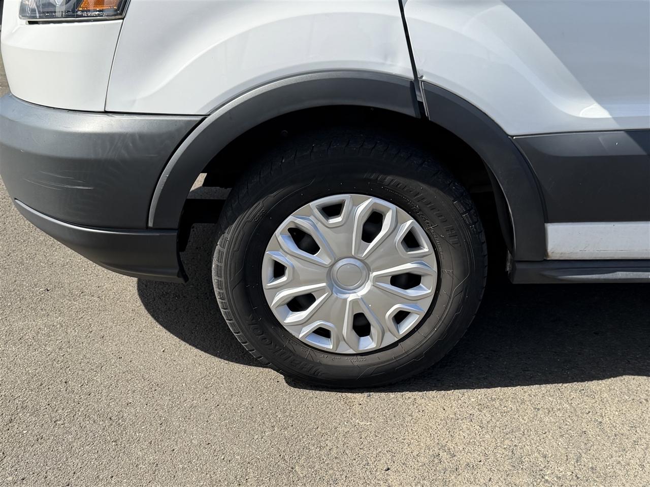 Ford Transit 150 Van Med. Roof w/Sliding Pass. 130-in. WB 2018