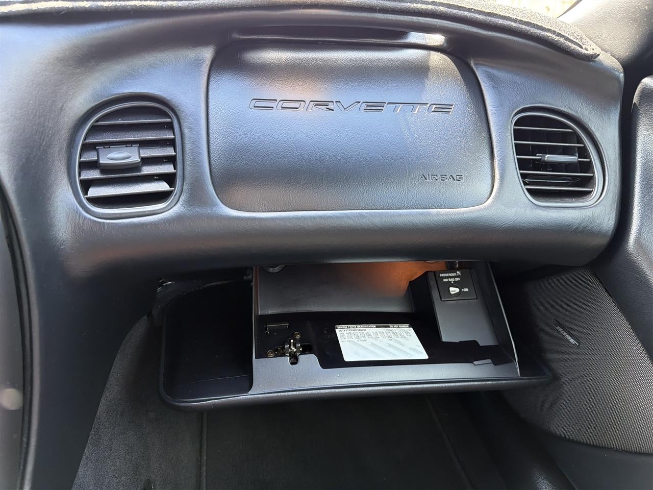 Chevrolet Corvette Coupe 2004