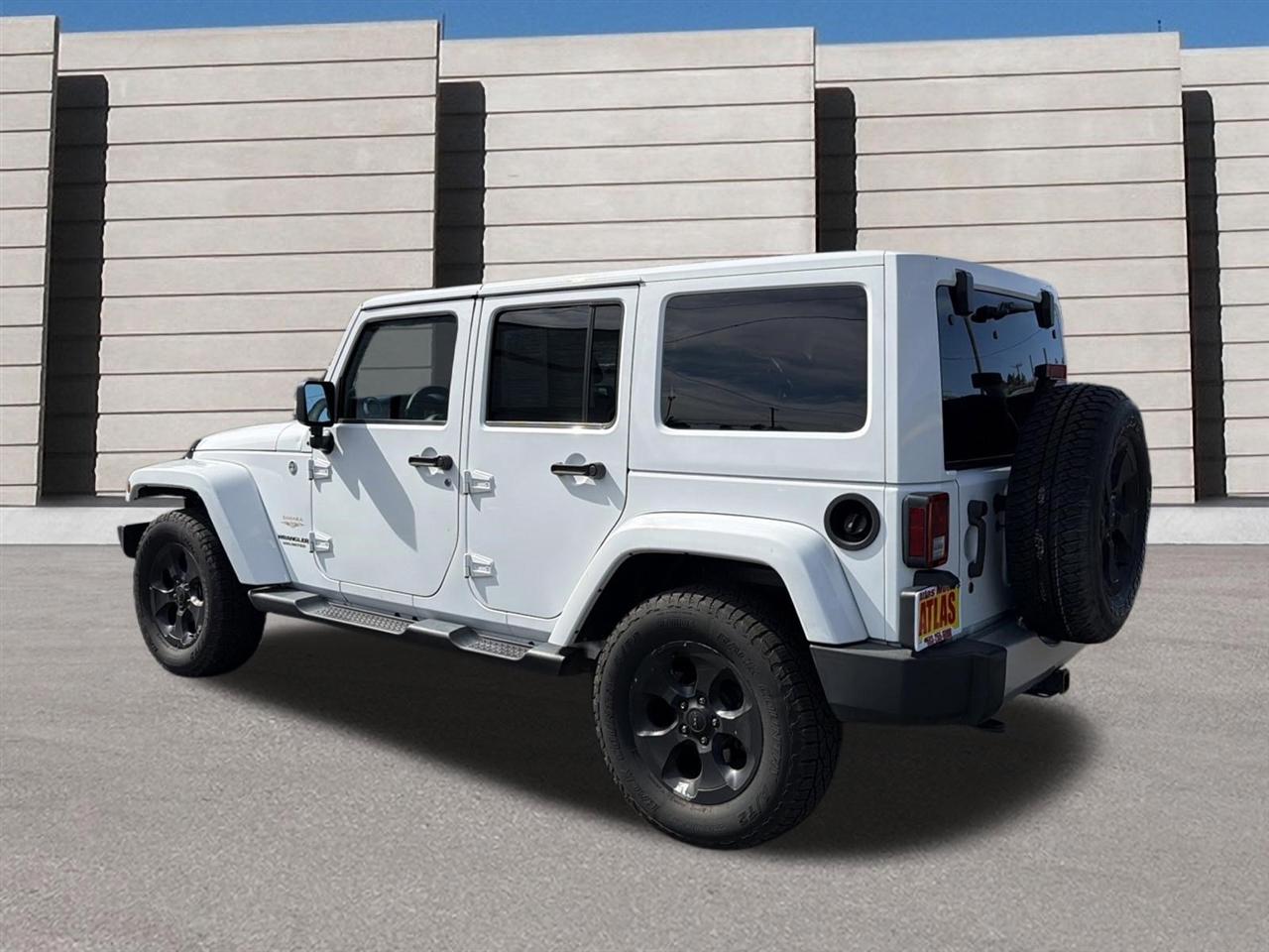 Jeep Wrangler Unlimited Sahara 4WD 2014