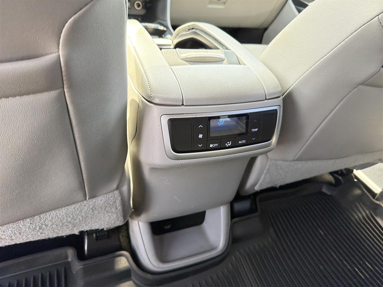 Toyota Highlander XLE AWD V6 2019